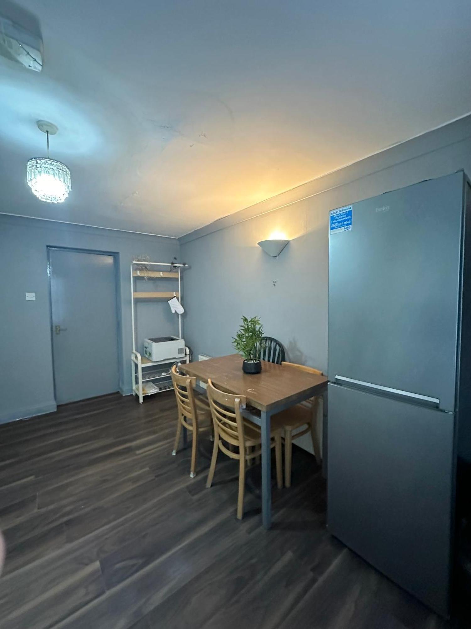 Luxury Room In A 4 Bedroom Flat! 4 Minutes Walk To Kingscross, St Pancras Londres Exterior foto